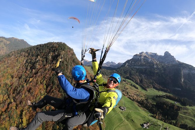 Tandem Flight Zurich-Engelberg - Safety briefing and tandem flying: you are the passenger