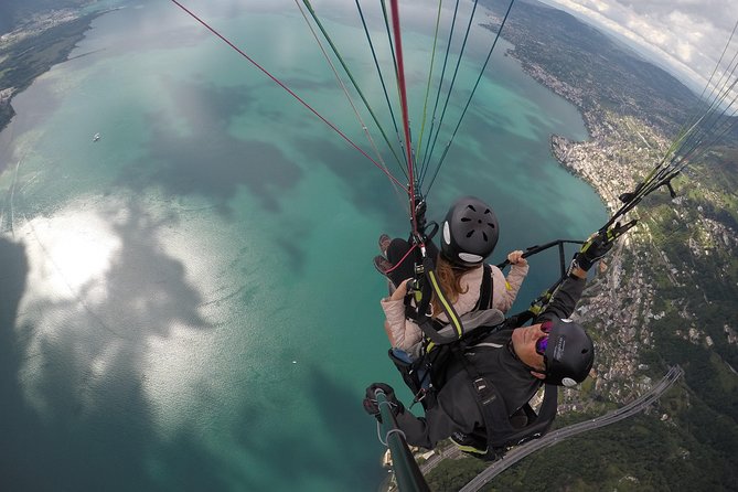 Tandy paragliding - The Landing Field, Then Time to Relive It