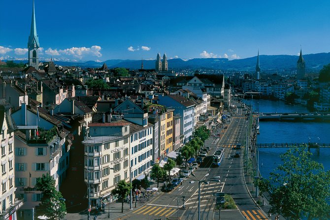 The Great Tour of Zurich by Bus and Boat - Schloss Rapperswil stop: what you get for that short window