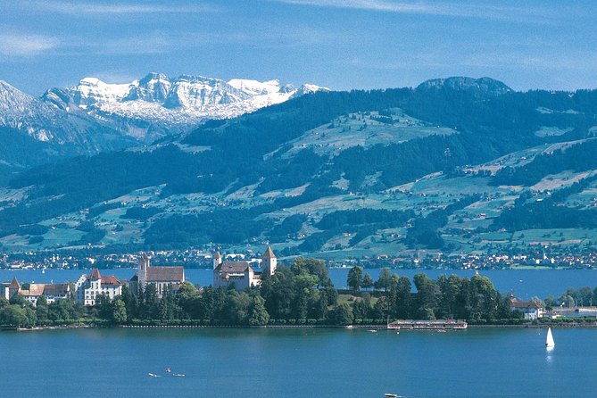The Great Tour of Zurich by Bus and Boat - Food timing and onboard restaurant reality