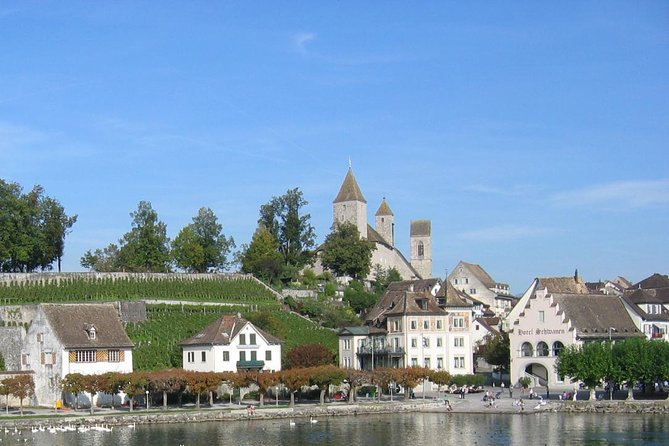 The Great Tour of Zurich by Bus and Boat - The bus city tour: Fraumünster, Limmatquai, and fast city orientation