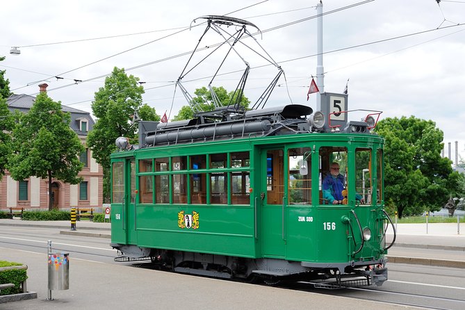 Tour on the vintage tram - Planning around the Sunday 11:00am start at Centralbahn
