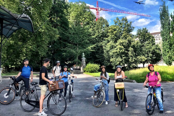 Urban Bike Tour Zurich - Quaibrücke and Rathausbrücke, bridges that organize the old town