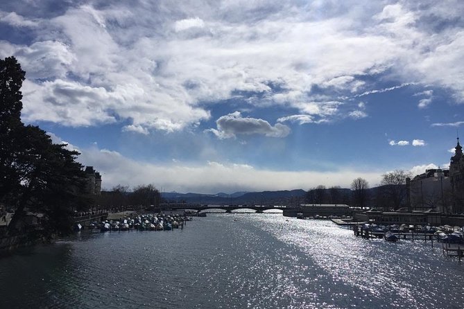 Walking tour of Zurich - your first overview of the city (Private Tour) - Lindenhof Hill: the view that makes Zurich feel real
