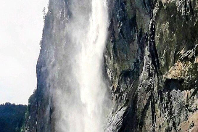 Waterfall Lauterbrunnen CLOY Pier Iseltwald Interlaken Private - Another Lauterbrunnen stop near the heliport and vertical-wall photos