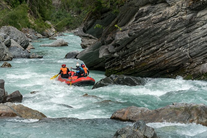 Whitewater Action Rafting Experience in Engadin - The 5-hour rhythm: from Engadin Outdoor Center to Ardez take-out