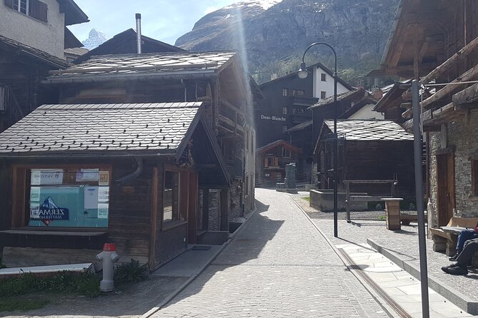 Zermatt 2-Hour Small Group Village Walk - Stop 4: Hinterdorfstrasse, old Zermatt and the flat-stone rooftop secret