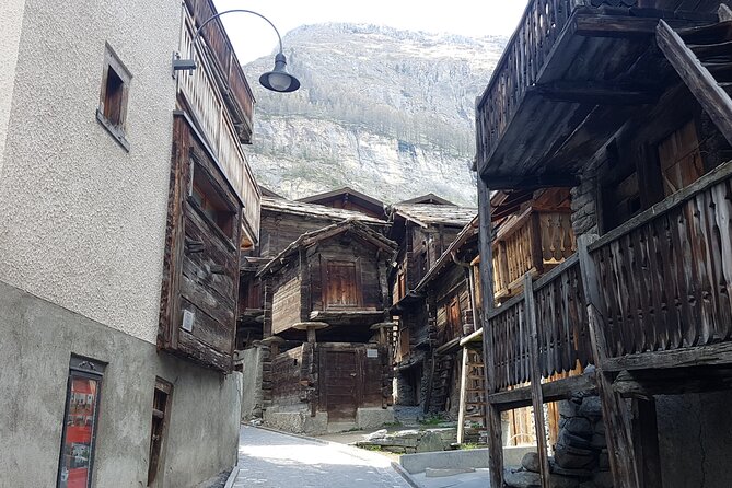 Zermatt 2-Hour Small Group Village Walk - Stop 6: Mountaineers’ Cemetery, a sober stop with real context