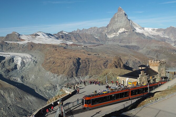 Zermatt Guided Day Hike - The guided hike: 1 to 2 hours on signposted trails, with lake reflections