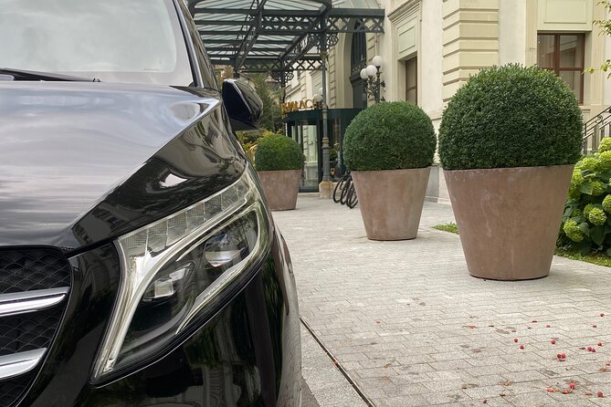 ZRH Zurich Airport to Zurich City Private Transfer–Winter Special - Door-to-door rides around Zurich, not just to the center