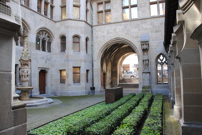 Zurich 360° City Walk Tour Including Hidden Spots - St. Peter’s Church: the biggest clock dial in Europe