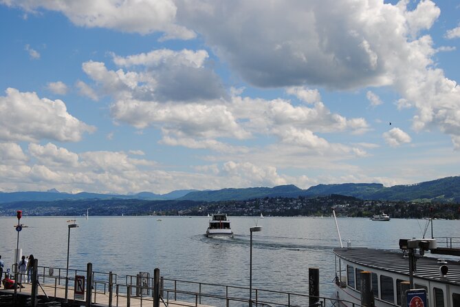 Zurich 360° City Walk Tour Including Hidden Spots - Lake Zurich and Bellevue Square, plus Swiss tasting that fuels you
