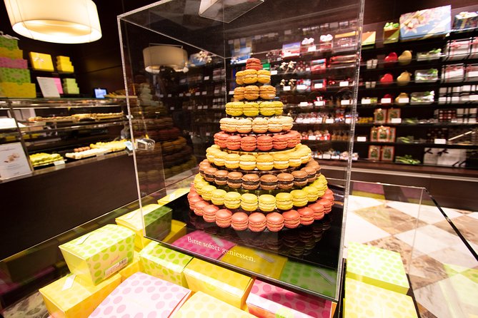 Zurich: Chocolate Tasting and Walking Tour with a Local - Hot Beverage at a Cozy Cafe: A Small Break With Big Payoff