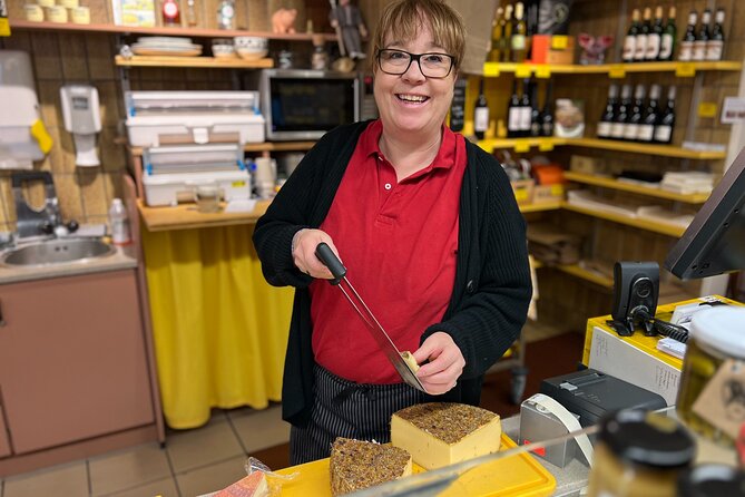 Zurich Food Tour with 10 Local Delicacies, Cheeses & Chocolates - Paradeplatz: Swiss Chocolate Craft Meets the Banking Story