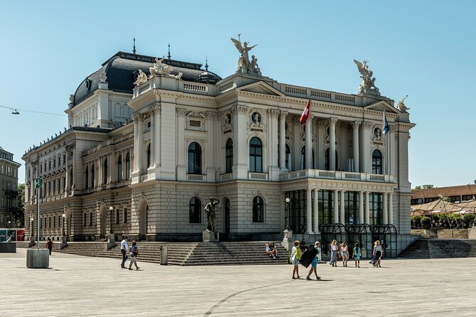 Zurich Highlights City Tour with Optional FIFA Museum Ticket - Zürichberg Views, Mansions, and Alps Outlooks
