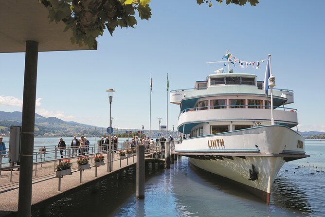 Zurich Highlights with Lake Cruise & Optional FIFA Museum Ticket - Getting started at Sihlquai, then moving like locals