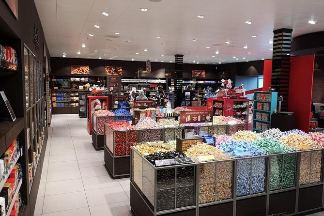 Zürich, Lindt Chocolate, Rheinfalls and Stein am Rhein - Guide-led pacing: what matters in a private day tour