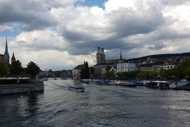 Zürich Private Walking Half-Day Trip with optional Lake Cruise - Limmatquai and the optional one-hour lake cruise