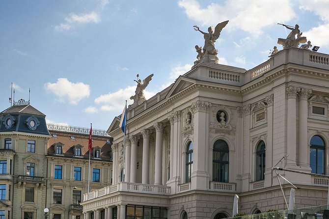 Zurich Sightseeing Private Walking Tour - Bahnhofstrasse and Paradeplatz: the heart of Zurich on foot